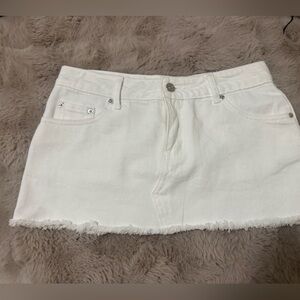 white xs edikted skirt